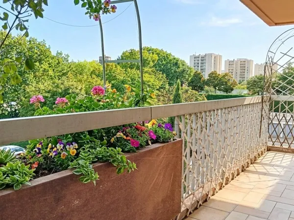grand T3 avec parking et grand balcon + cellier