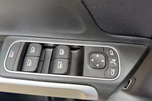 Mercedes Glb 200 7g-dct — photo 21