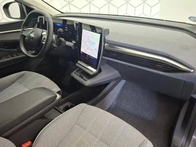Renault Megane e-tech er ev60 130ch super charge — photo 26