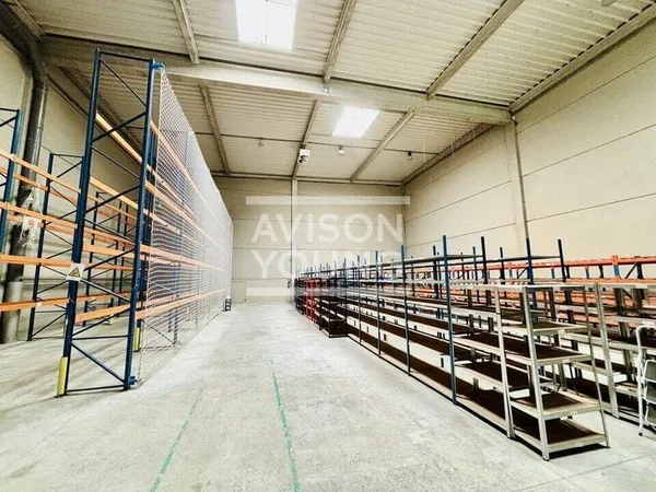 Local d'activité 1060 m²