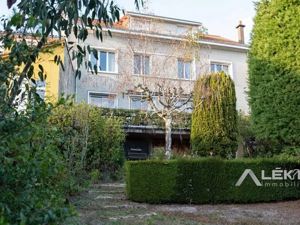 Maison 9 pièces 249 m²