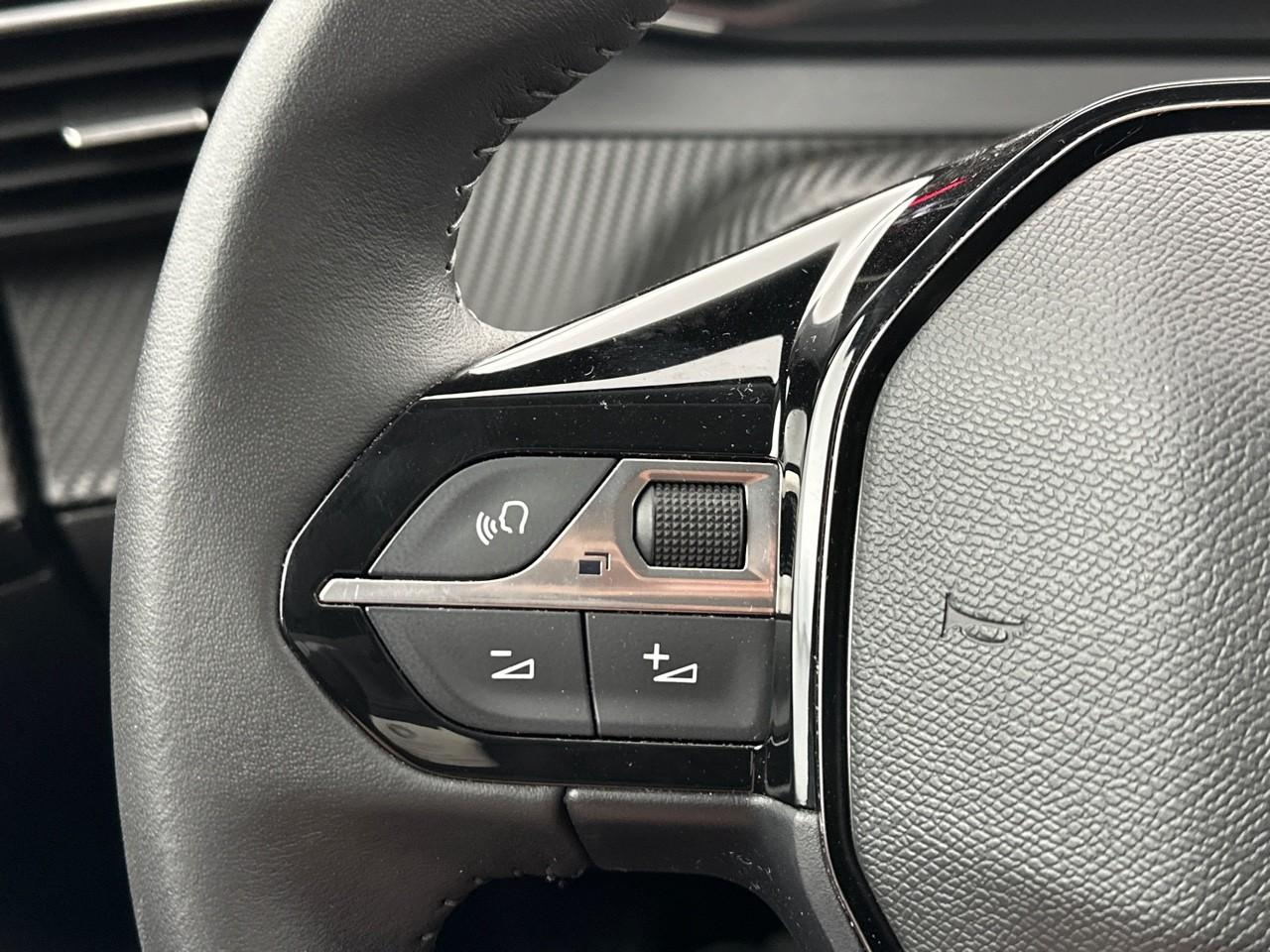 Peugeot 2008 puretech 130 s&s bvm6 allure — photo 20