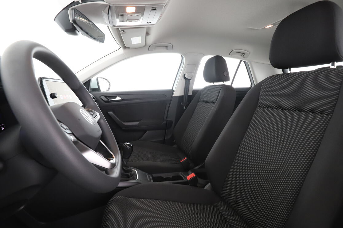 Volkswagen T-Roc 1.0 TSI — photo 9