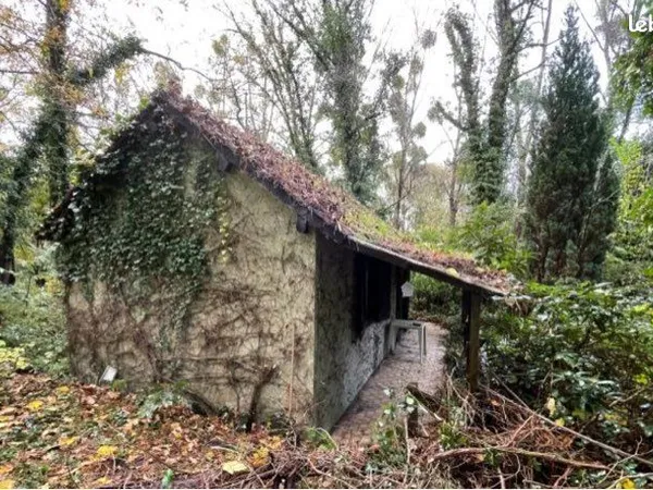 Maisonnette sur terrain agricole