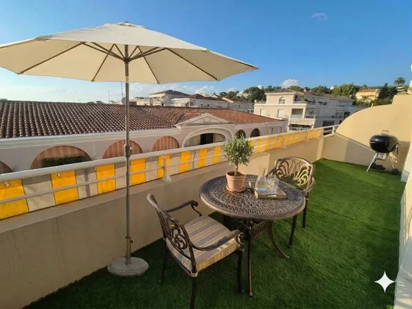 Appartement SEMI-MEUBLÉ - 3 pièces - 66m²