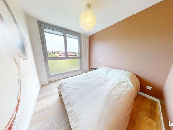 Chambre 5 pièces 99 m²