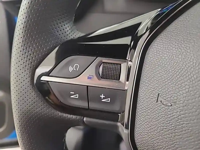 Peugeot 2008 electrique 54 kwh 156 ch — photo 22