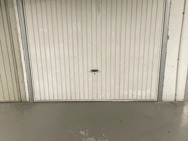 Grand garage double Vitton/Massena