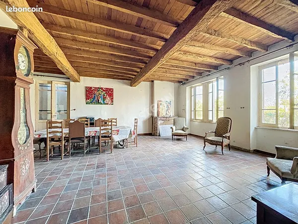 Maison 15 pièces 340 m²