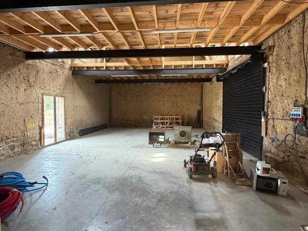 Local de stockage et/ou d'activité