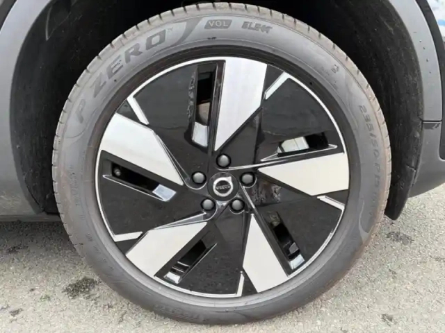 Volvo Ex40 single extended range 252ch plus — photo 10