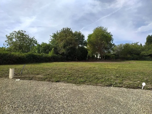 Terrain 611 m²