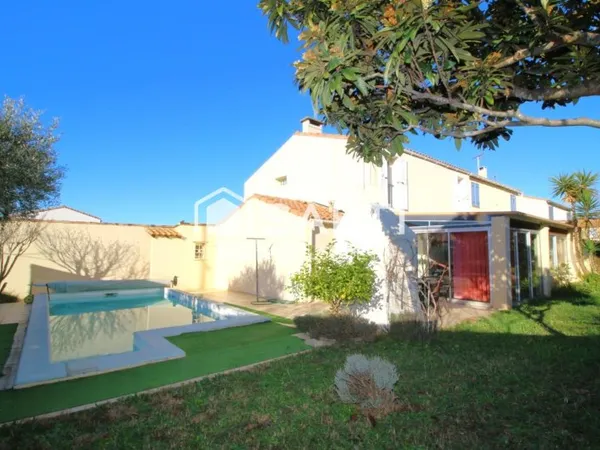 Maison R+1 de 90 m² avec piscine, garage et studio