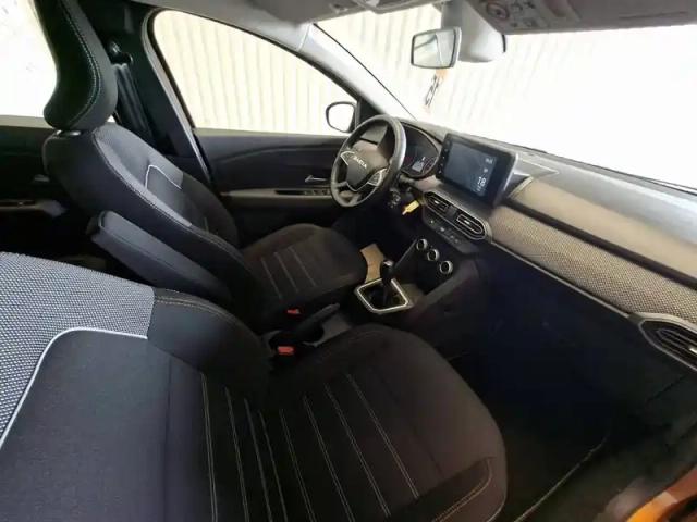 Dacia Sandero eco-g 100 — photo 11