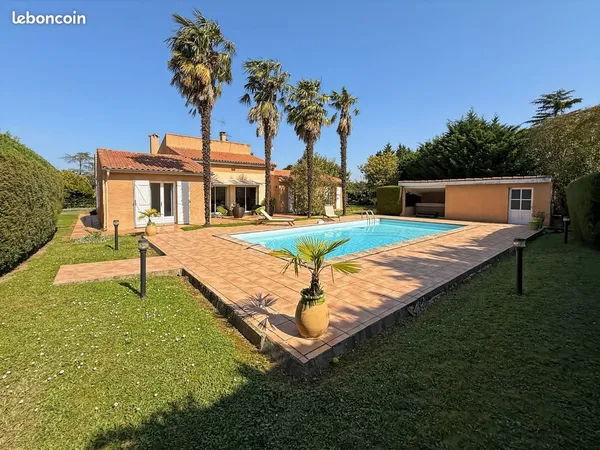 Propriété 7 pièces 174 m²