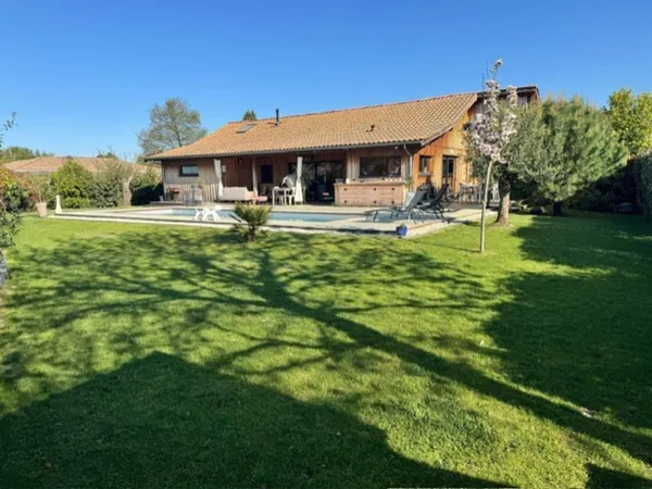 'LA MAISON EN BOIS' ENTRE CHARME ET ART DE VIVRE
