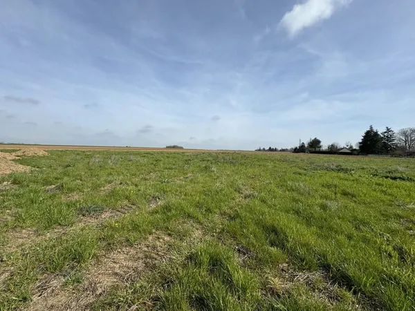 Terrain à bâtir de 565 m² à JUMELLES (27)