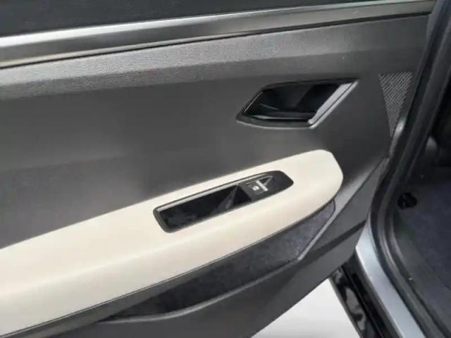 Renault Megane e-tech electric ev60 220ch iconic optimum charge -b — photo 10