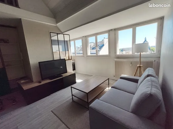 T2 meublé duplex au dernier étage, chauffage inclus | 46m² | 1 place de parking + 1 cave + local vél