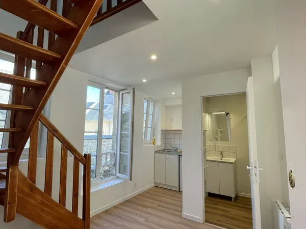 Studio duplex centre de Bayeux, parking gratuit dans la rue