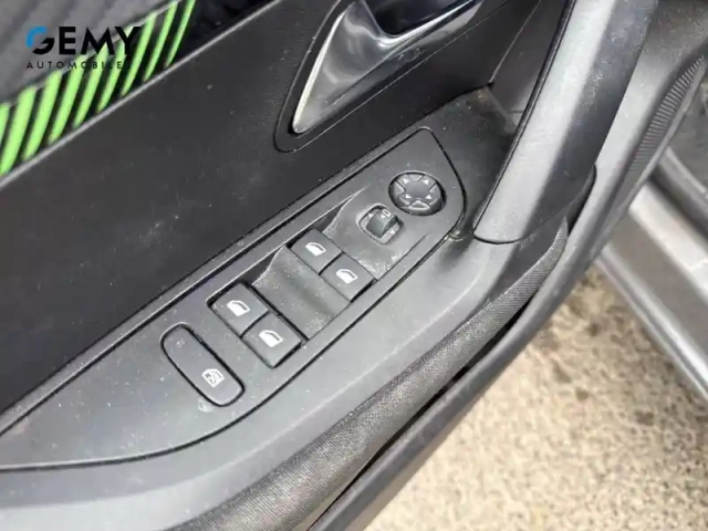 Peugeot 2008 puretech 100 s&amp;s bvm6 — photo 13
