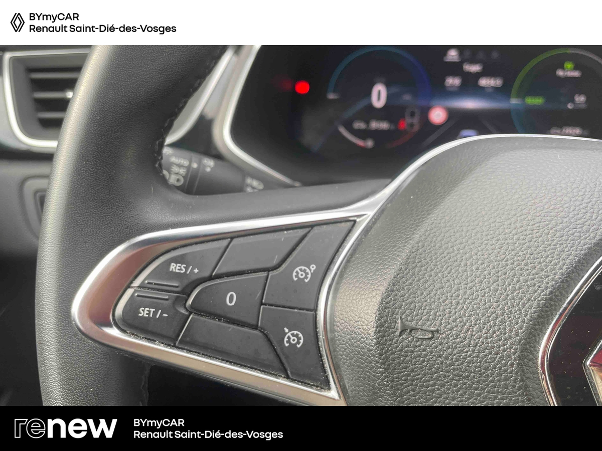 Renault Captur E-Tech 145 — photo 19