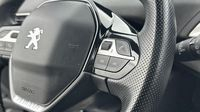 Peugeot 3008 HYBRID4 300ch GT Pack e-EAT8 — photo 18