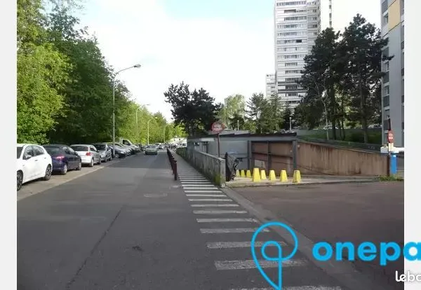 Parking/box 12 m² CRETEIL
