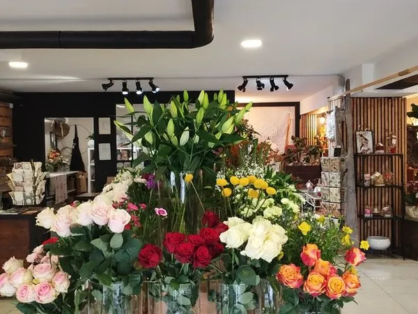 Cause retraite vend fond de commerce fleurs - cadeaux - deco