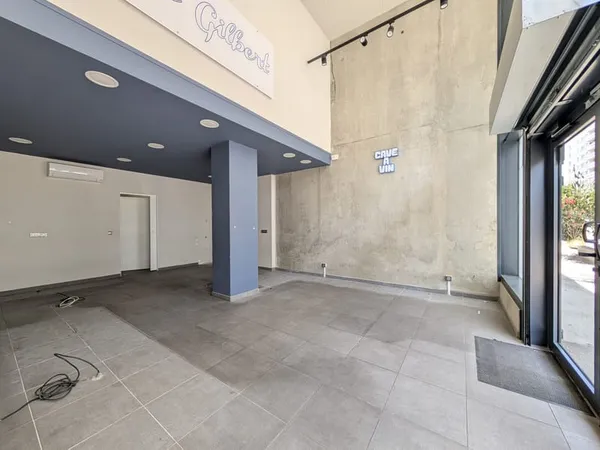 LOCAL COMMERCIAL - 5 rue Louis Rège - 13008