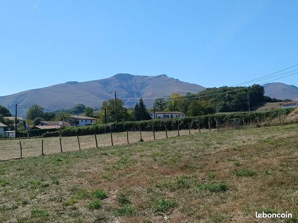Au coeur d'Ascarat terrain constructible de 845m2