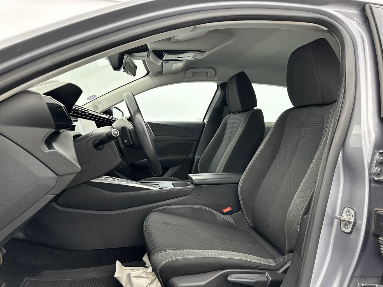 Peugeot 308 puretech 130ch s&s eat8 active pack — photo 10