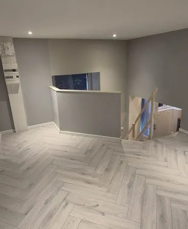 T2 DUPLEX RÉNOVÉ 37 M² - 600 CC - Électricité comprise