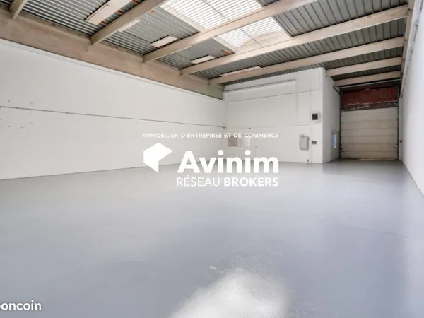 Local 170 m² Saint-Ouen-l'Aumône