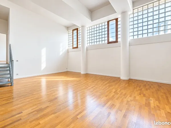 Loft 4 pièces 111 m²