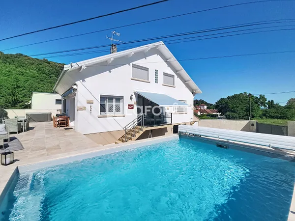 Maison 7 pièces 134 m²