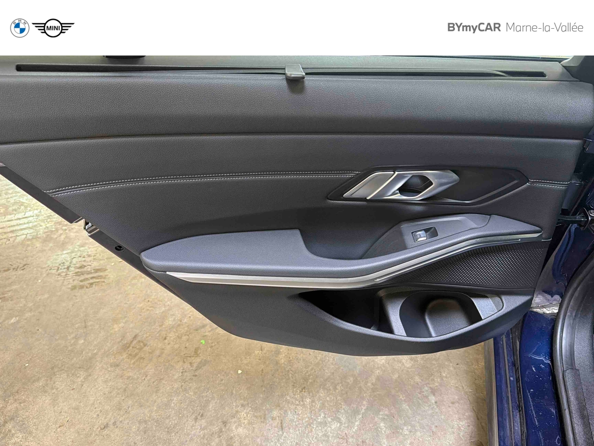 BMW Touring 320i 184 ch BVA8 — photo 29