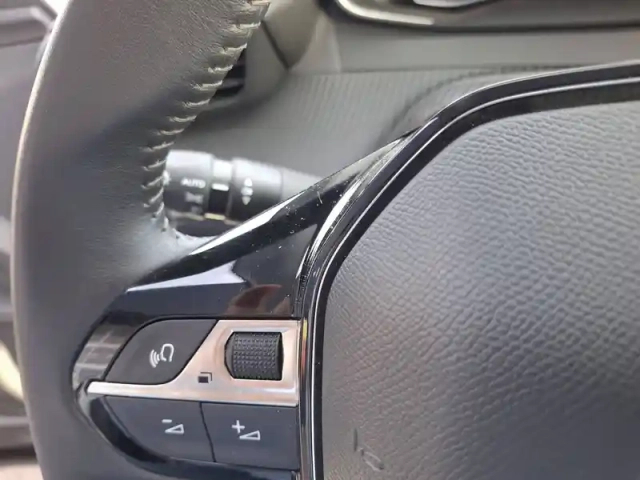 Peugeot 2008 puretech 130 s&amp;s bvm6 — photo 25