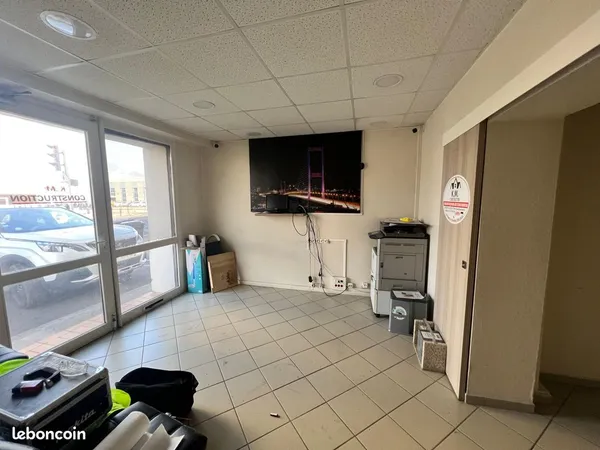 Local commercial/bureaux 35 m² - Metz, route de Thionville