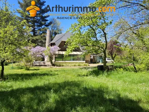 Vaste Villa de campagne avec 2 gîtes et piscine sur 2,9 hectares