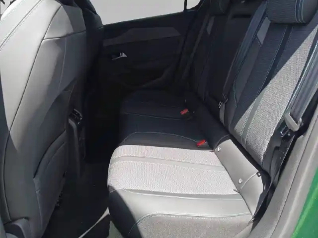 Peugeot 308 phev 180 e-eat8 — photo 12