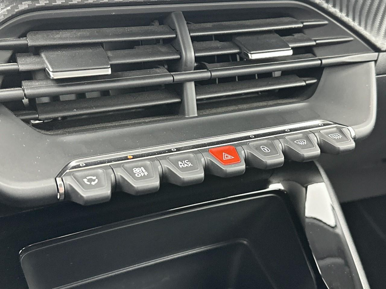 Peugeot 208 puretech 75 s&s bvm5 like — photo 23