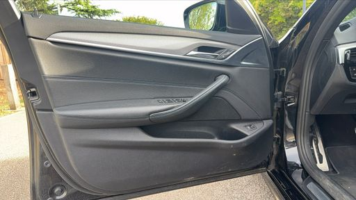 BMW Serie 5 Touring 520i 184 BVA8 - M Sport – 2021 – 73847 km – Essence – Boîte Automatique — photo 36