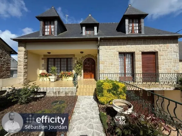 Maison 7 pièces 242 m²