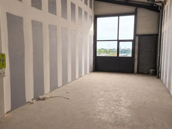 Bureaux/Ateliers 45 m² aménagés Angers Ouest Terra Botanica