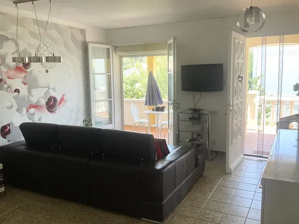 Villa 210m2. Piscine. Idéal 2 familles.