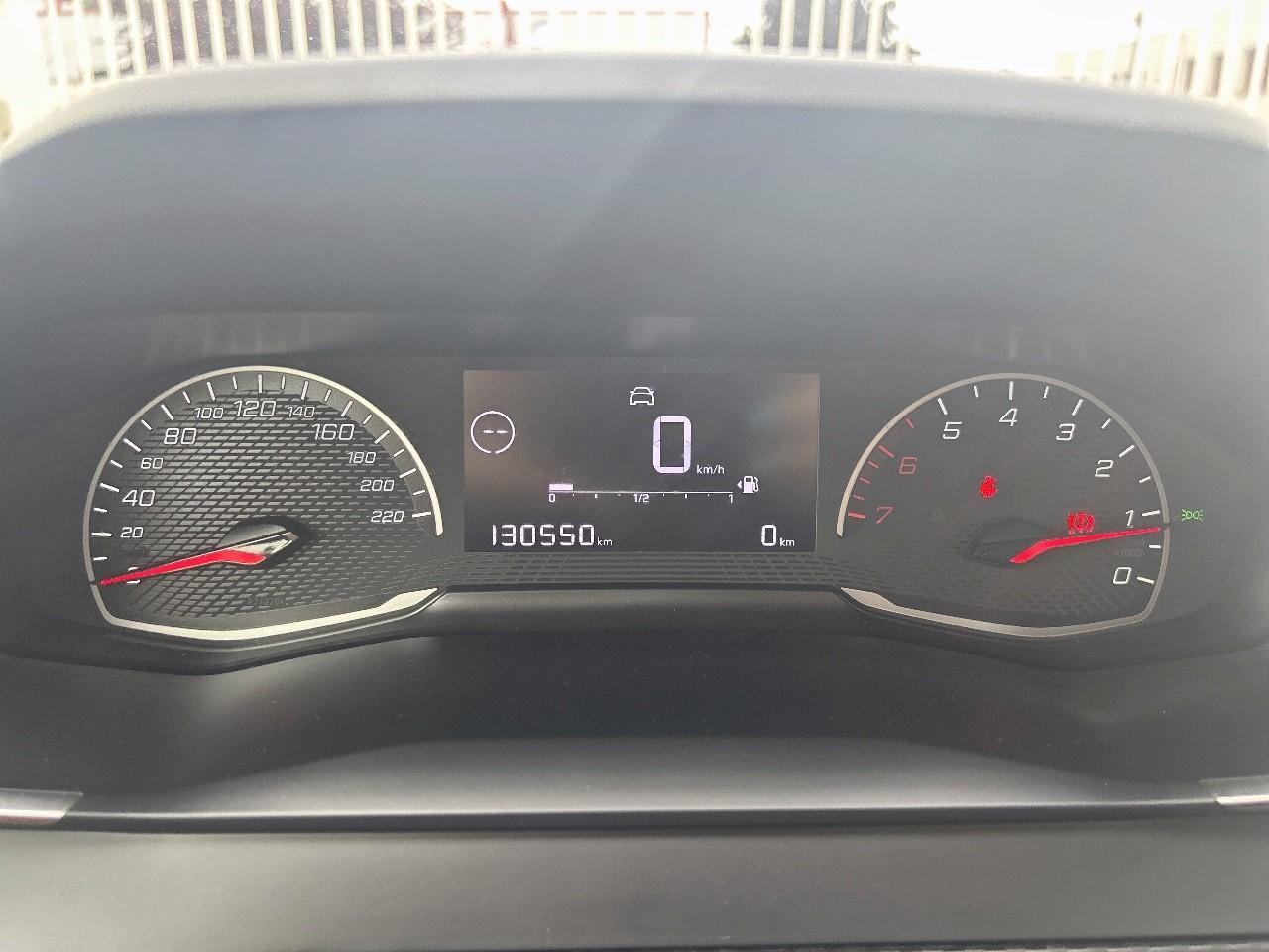 Peugeot 208 1.5 bluehdi 100 premium — photo 12