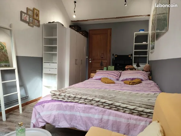 Chambre meublée dans belle maison avec grand jardin