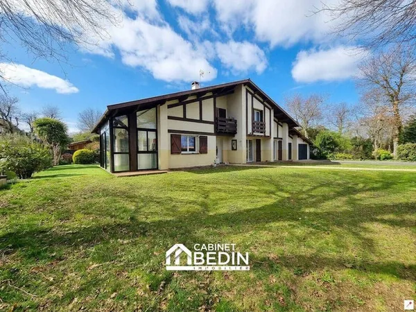 Maison 8 pièces 175 m²