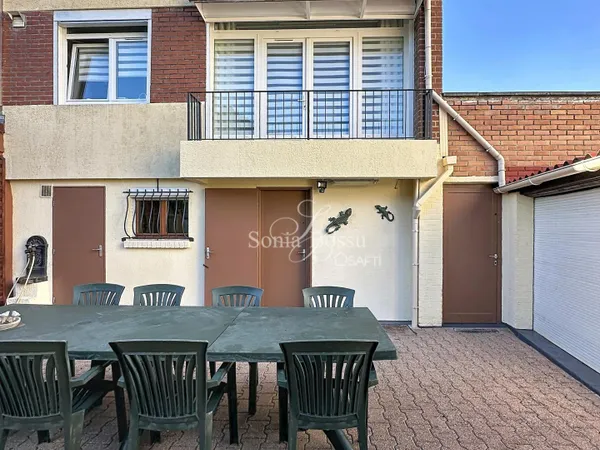 MAISON FAMILIALE SEMI INDIVIDUELLE STYLE BEL ETAGE 4 CHAMBRES + 2 GARAGES